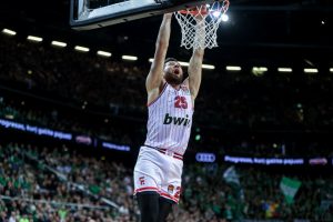 Το «μπάσκετ του Μπαρτζώκα» μέσα σε 6 δευτερόλεπτα και η… διαχρονική ατάκα του Λαρεντζάκη