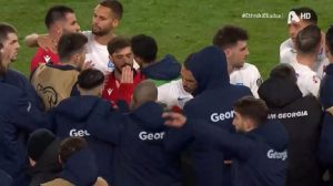 Ένταση στο τέλος του πρώτου ημιχρόνου – Αποβλήθηκε ο Τζαβέλλας