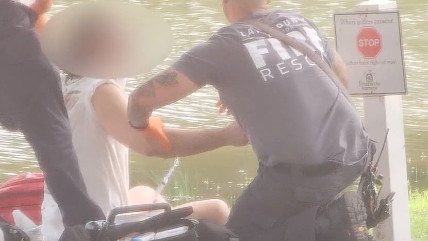Φλόριντα: Στιγμές τρόμου – Ψάρευε αμέριμνος σε λίμνη και του επιτέθηκε αλιγάτορας