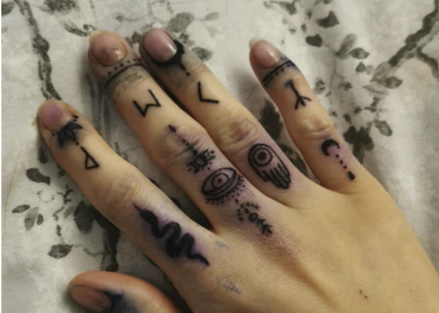 Λονδίνο: Πήγε να κάνει τατουάζ, λιποθύμησε και ξύπνησε με τον καλλιτέχνη να την βιάζει