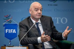 Η FIFA παίρνει θέση για πρώτη φορά για την μπλε κάρτα