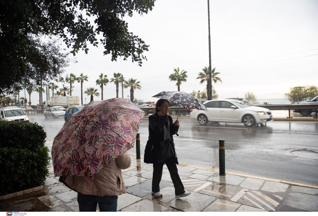 Κακοκαιρία τη Δευτέρα: Πτώση της θερμοκρασίας, χιόνια στα ορεινά