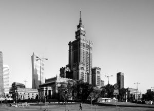 Πως βρέθηκε ο ουρανοξύστης – «δώρο» του Στάλιν στην πρωτεύουσα της Πολωνίας;