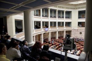 Την Τρίτη η πρόταση δυσπιστίας κατά της κυβέρνησης