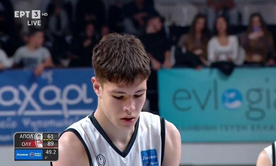 Ο Λαρεντζάκης έκανε επίτηδες φάουλ στον 16χρονο Βαλκανά για να πετύχει τους πρώτους του πόντους (vid)