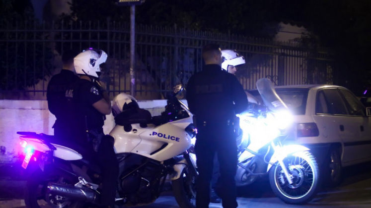 Ρομά ξυλοκόπησαν αστυνομικό έξω από το Νοσοκομείο Κορίνθου – Δεύτερο επεισόδιο μέσα σε λίγες ώρες