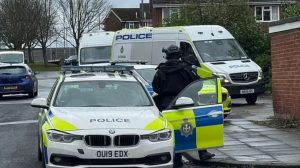 Συναγερμός στη Βρετανία – Μεγάλη αστυνομική επιχείρηση σε δημοτικό σχολείο