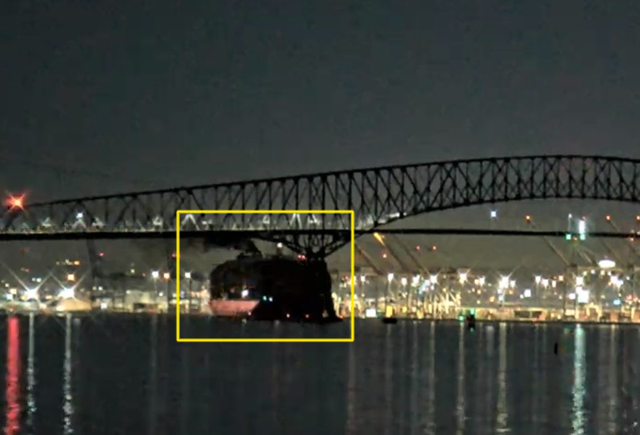 Baltimore: Frame – Frame of collision between ship and bridge