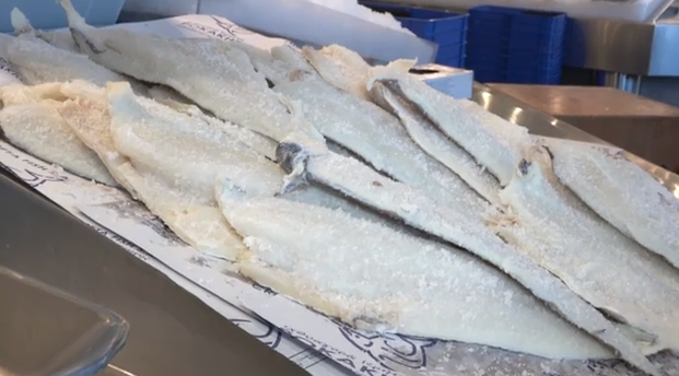 Πανάκριβος και ο μπακαλιάρος ενόψει 25ης Μαρτίου – Σε τι τιμές κυμαίνεται