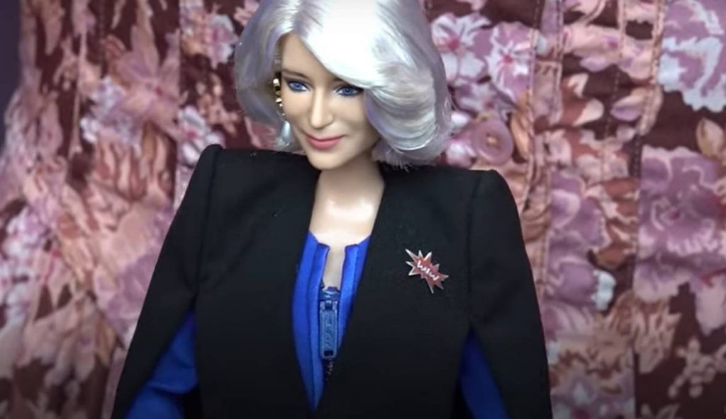 Η Βασίλισσα Καμίλα έγινε… κούκλα της «Barbie»