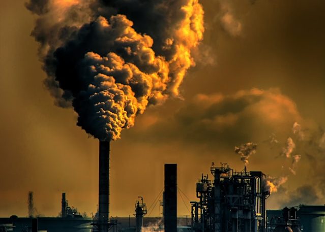 Φόβοι για εκατομμύρια θανάτους έως το 2100 – Οι κίνδυνοι των εκπομπών από ορυκτά καύσιμα