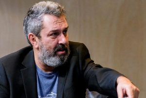 Στο νοσοκομείο ο Χρήστος Χατζηπαναγιώτης – Ακυρώθηκαν παραστάσεις