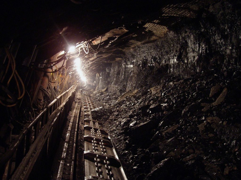 Ρωσία: Παγιδευμένοι 13 εργάτες σε χρυσωρυχείο μετά από κατολίσθηση – Σε εξέλιξη επιχείρηση διάσωσης