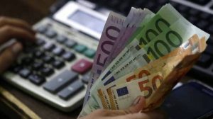 Πώς ένας στους τρεις… «έσβησε» φόρους και πρόστιμα στην εφορία