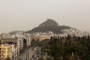 Καιρός: Έως την Τρίτη η ακραία για την εποχή «θερμή εισβολή» και η μεταφορά αφρικανικής σκόνης