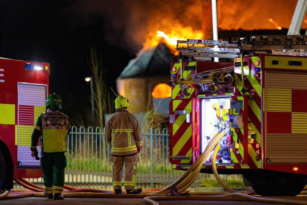 Λονδίνο: Μεγάλη πυρκαγιά σε μονοκατοικία – Ερευνες για αντισημιτικό έγκλημα μίσους