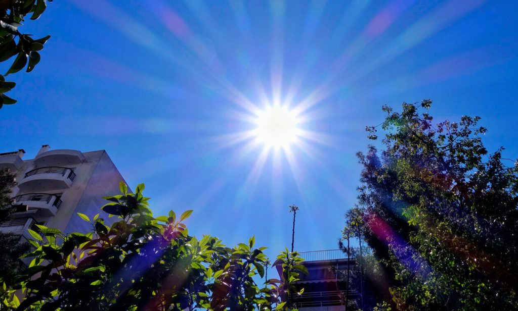 Καιρός: Νέο ρεκόρ υψηλότερης θερμοκρασίας τον Μάρτιο – Τους 30 βαθμούς άγγιξε το θερμόμετρο