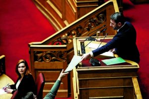 Πρόταση δυσπιστίας με δύο αναγνώσεις