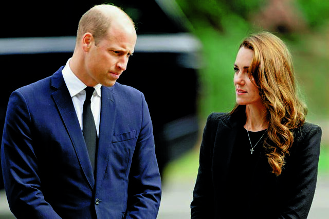 Το πέπλο μυστηρίου προκαλεί έκρηξη θεωριών συνωμοσίας