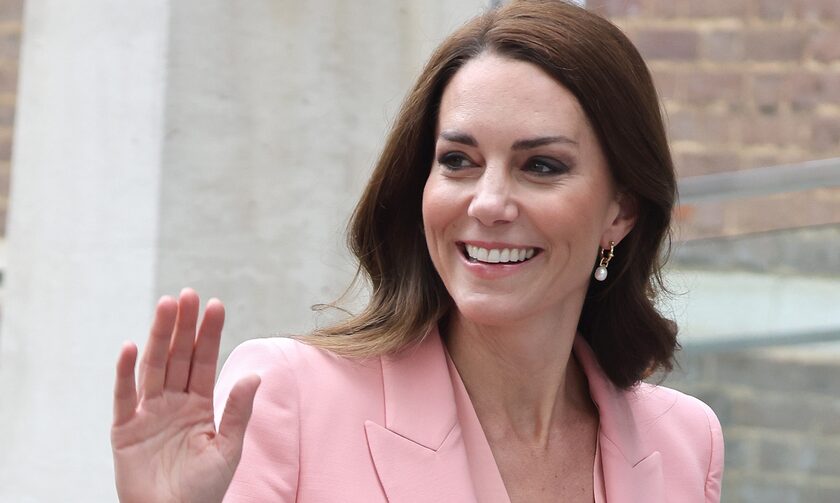 Στο μικροσκόπιο τρεις εργαζόμενοι της κλινικής για τον ιατρικό φάκελο της Κέιτ Μίντλετον