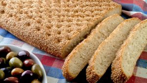 Λαγάνα: Η πιο viral συνταγή από την Αργυρώ Μπαρμπαρίγου