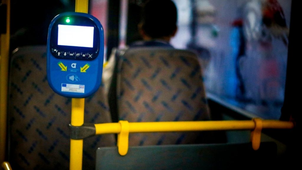 «Μου έκανε χειρονομίες, έπεφτε πάνω μου, με χάιδευε» – Σοκάρει θύμα παρενόχλησης από οδηγό λεωφορείου