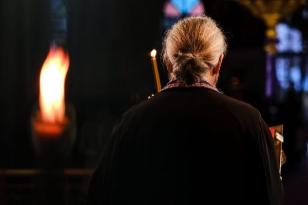 Θεσσαλονίκη: Πώς ο «αετονύχης» ιερέας εξαπατούσε τους πιστούς – Απέσπασε 1,3 εκατ. ευρώ από δωρεές