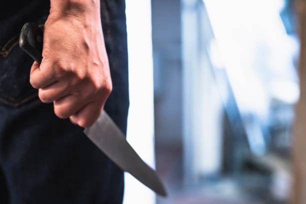 Παραδόθηκε ο 52χρονος που μαχαίρωσε μάγειρα σε ουζερί, γιατί… δεν του άρεσε το κοντοσούβλι