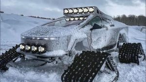 Το όχημα που … σκουπίζει το χιόνι CyberTrax είναι Tesla