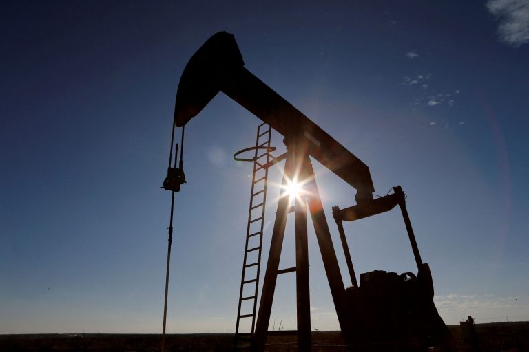 Πετρέλαιο: Σκαρφαλώνει η τιμή του – Παράταση των περικοπών της παραγωγής αποφάσισε ο ΟΠΕΚ+