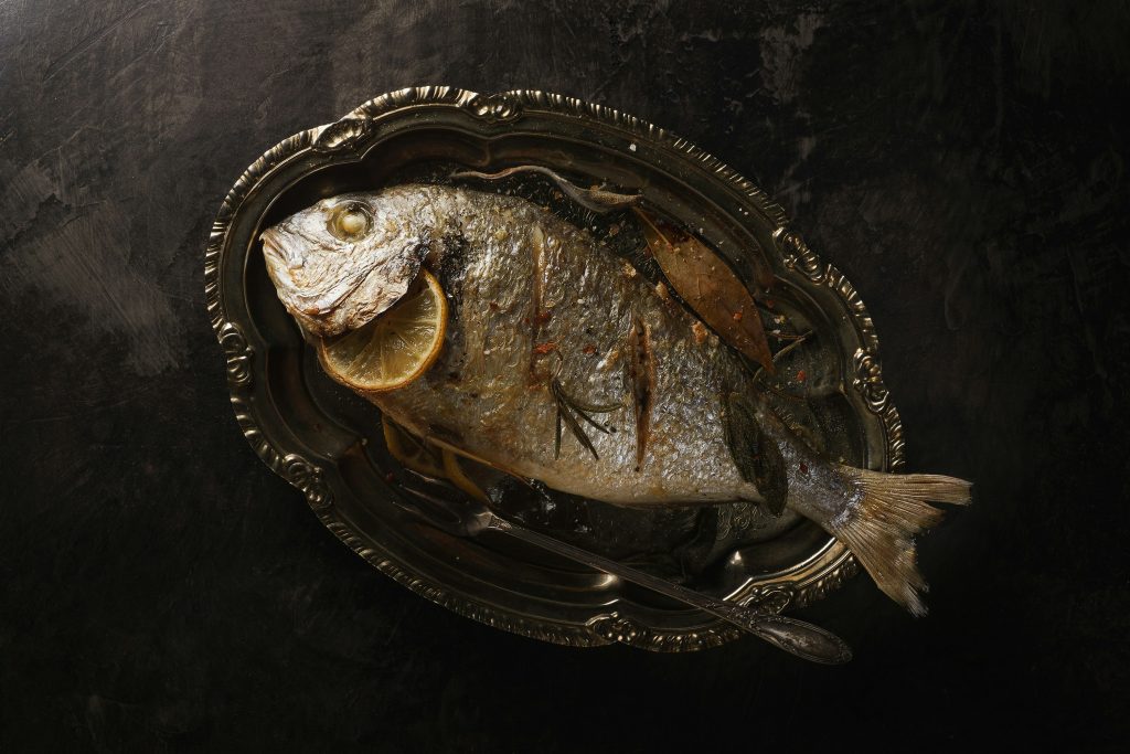 Σάλος στην Αυστρία με σεφ – Μαγείρεψε προστατευόμενο είδος ψαριού σε εκπομπή