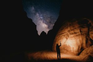 Οι ΗΠΑ θέλουν να κατασκευάσουν σιδηρόδρομο στη Σελήνη