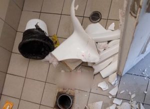 Βόλος: Εσπασε η τουαλέτα του ΟΣΕ και επιβάτιδα αντί να ταξιδέψει κατέληξε στο νοσοκομείο