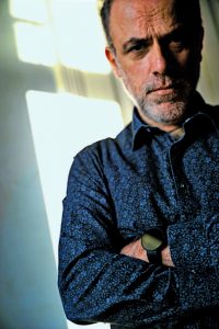 «Πολλές σειρές προσομοιάζουν ή προσποιούνται, αλλά δεν είναι ντοκιμαντέρ»