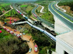 Στο μικροσκόπιο τα χώματα για εύφλεκτα υλικά