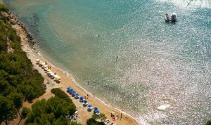 Σε λειτουργία από σήμερα η εφαρμογή «MyCoast» για καταγγελίες κατάληψης παραλιών