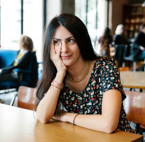 Διεθνής Διάκριση για το Ελληνικό Θέατρο: Πρεμιέρα στη Νέα Υόρκη κάνει η νέα παράσταση της Ιόλης Ανδρεάδη