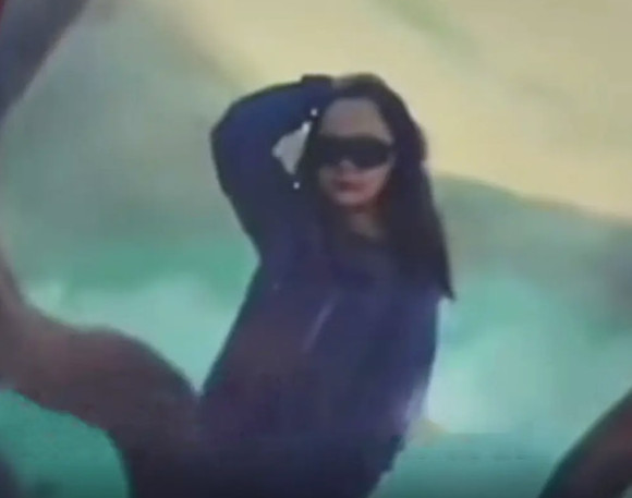 «Βουτιά» θανάτου  για τουρίστρια – Πήγε να βγάλει φωτογραφίες σε ηφαίστειο και έπεσε στον κρατήρα