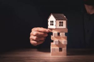 «Γιγαντώνεται» η στεγαστική κρίση – Ένα στα 4 νοικοκυριά δεν μπορεί να πληρώσει νοίκι [πίνακες]