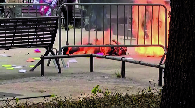 Τραμπ: θα δώσει μάχη  μέσα και έξω από        τη δικαστική αίθουσα