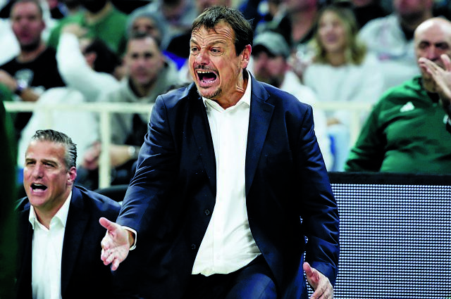 Κανονικά θα έπρεπε οι δημοσιογράφοι να ρίξουν πρόστιμα…