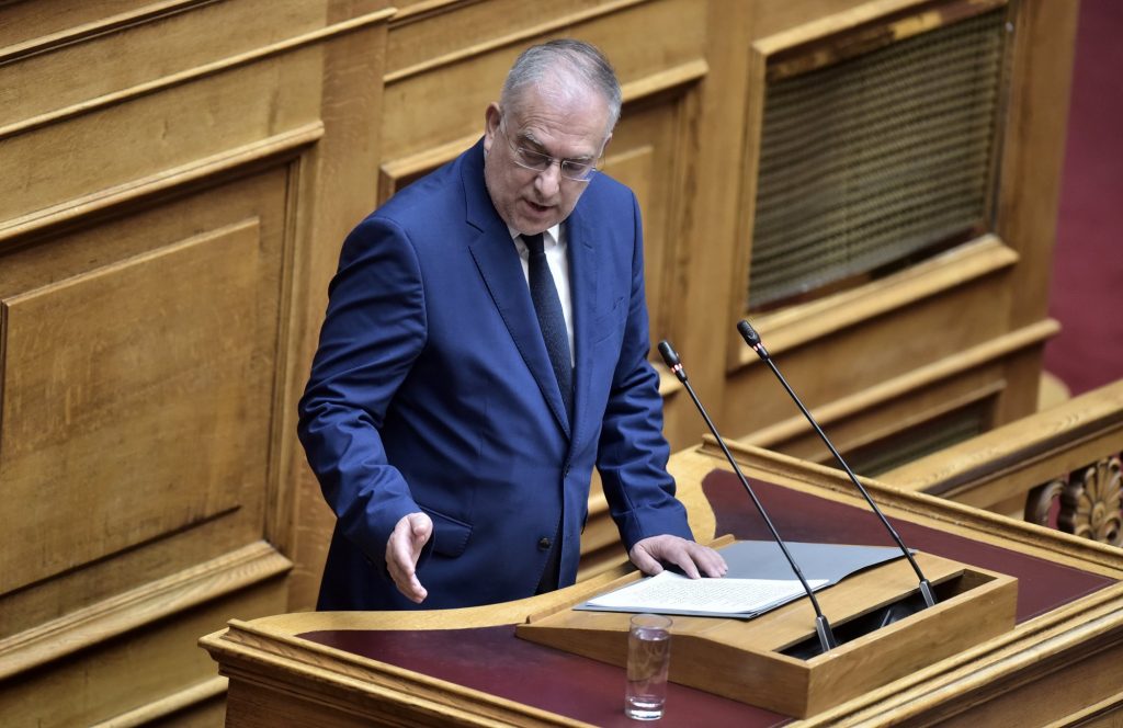 Σφοδρή κόντρα ΣΥΡΙΖΑ – κυβέρνησης μετά τις δηλώσεις Θεοδωρικάκου για τις ψήφους των Σπαρτιατών