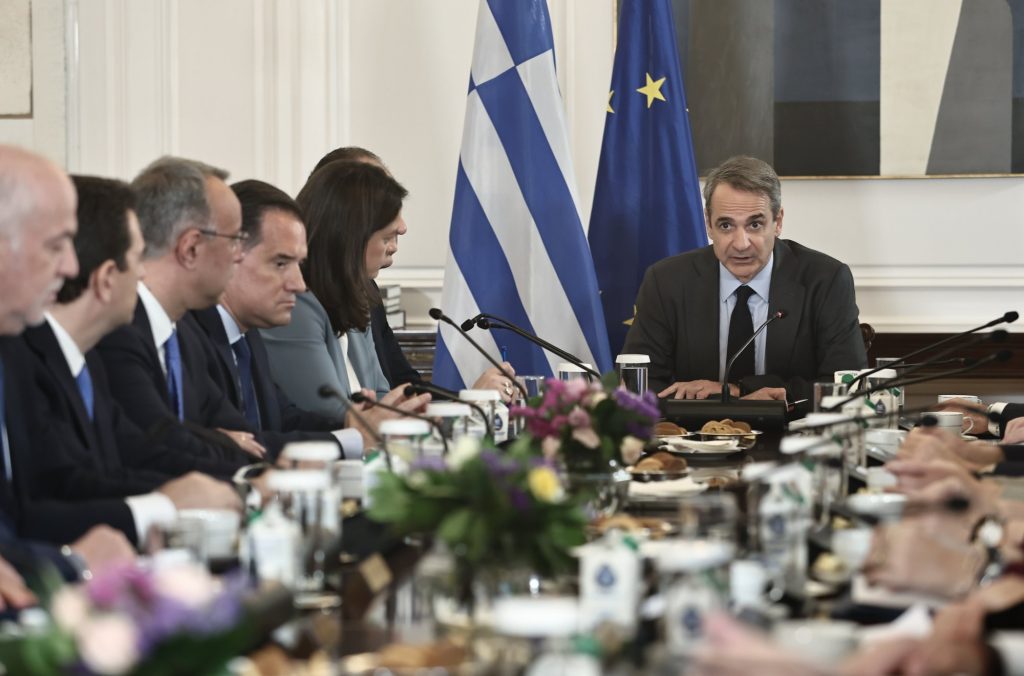 Μητσοτάκης για μπόνους δημοσίων υπαλλήλων: Επιβραβεύουμε όσους πετυχαίνουν τους στόχους τους