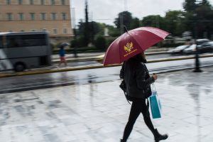 Καιρός: Πτώση της θερμοκρασίας και βροχές σε όλη τη χώρα