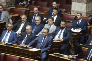 Υπό διάλυση οι Σπαρτιάτες – Τι θα γίνει με τις έδρες – Πάμε σε τοπικές εκλογές;