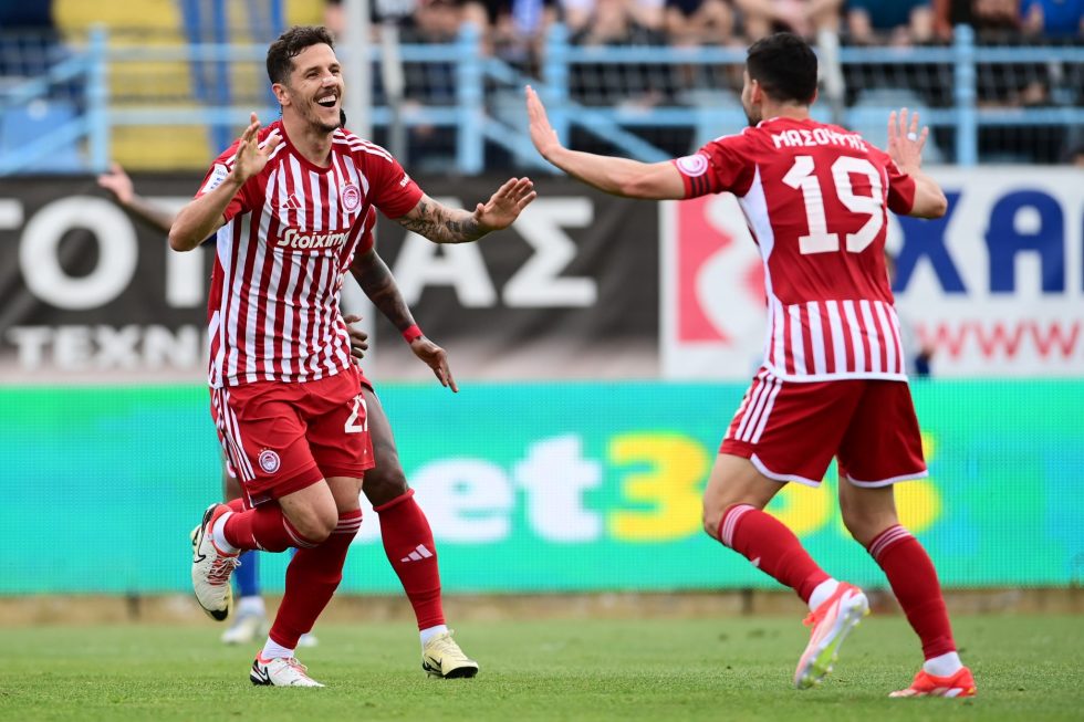 Καταιγιστικός ο Ολυμπιακός στη Λαμία με Ελ Καμπί και Γιόβετιτς – 3-0 από το ημίχρονο οι «ερυθρόλευκοι»