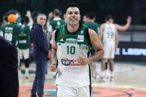 8 Ιουλίου-15 Απριλίου: Τόσο διάστημα περίμενε ο Σλούκας…