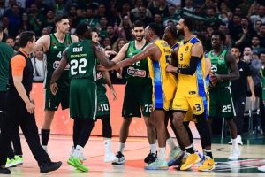 Εξαλλοι στη Μακάμπι: «Λέει ψέματα ο Αταμάν»