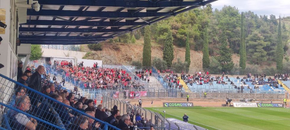 Κόκκινη η Λαμία: Περισσότεροι από 1000 οπαδοί του Ολυμπιακού