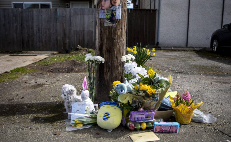 Σκότωσε το 4χρονο παιδί της και το πέταξε στο δρόμο – Δεν πρόλαβε η γιαγιά του